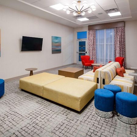 Hilton Garden Inn Brunswick Bagian luar foto
