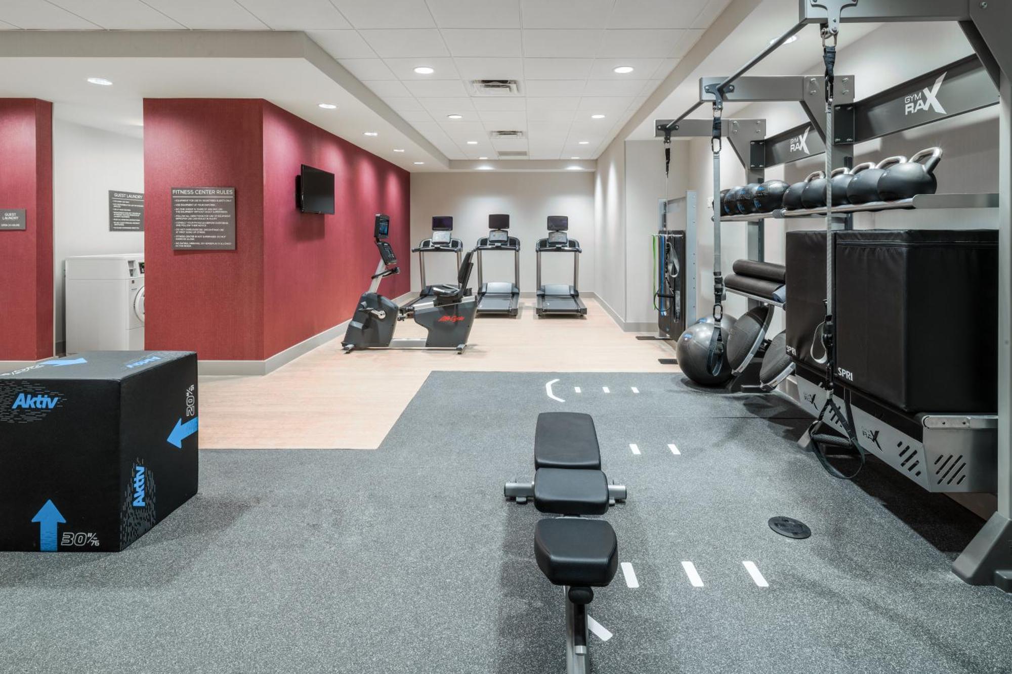Hilton Garden Inn Brunswick Bagian luar foto