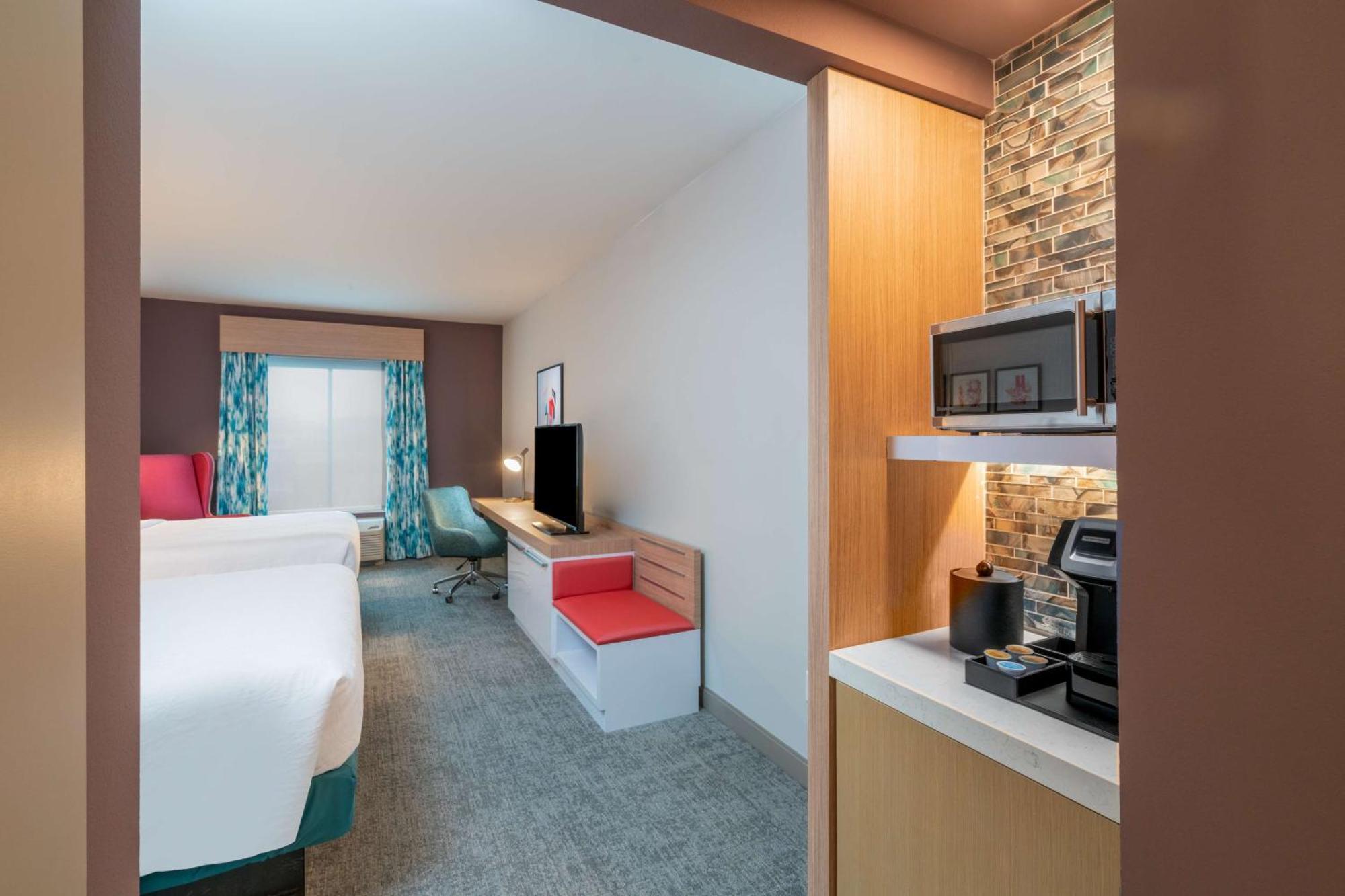 Hilton Garden Inn Brunswick Bagian luar foto