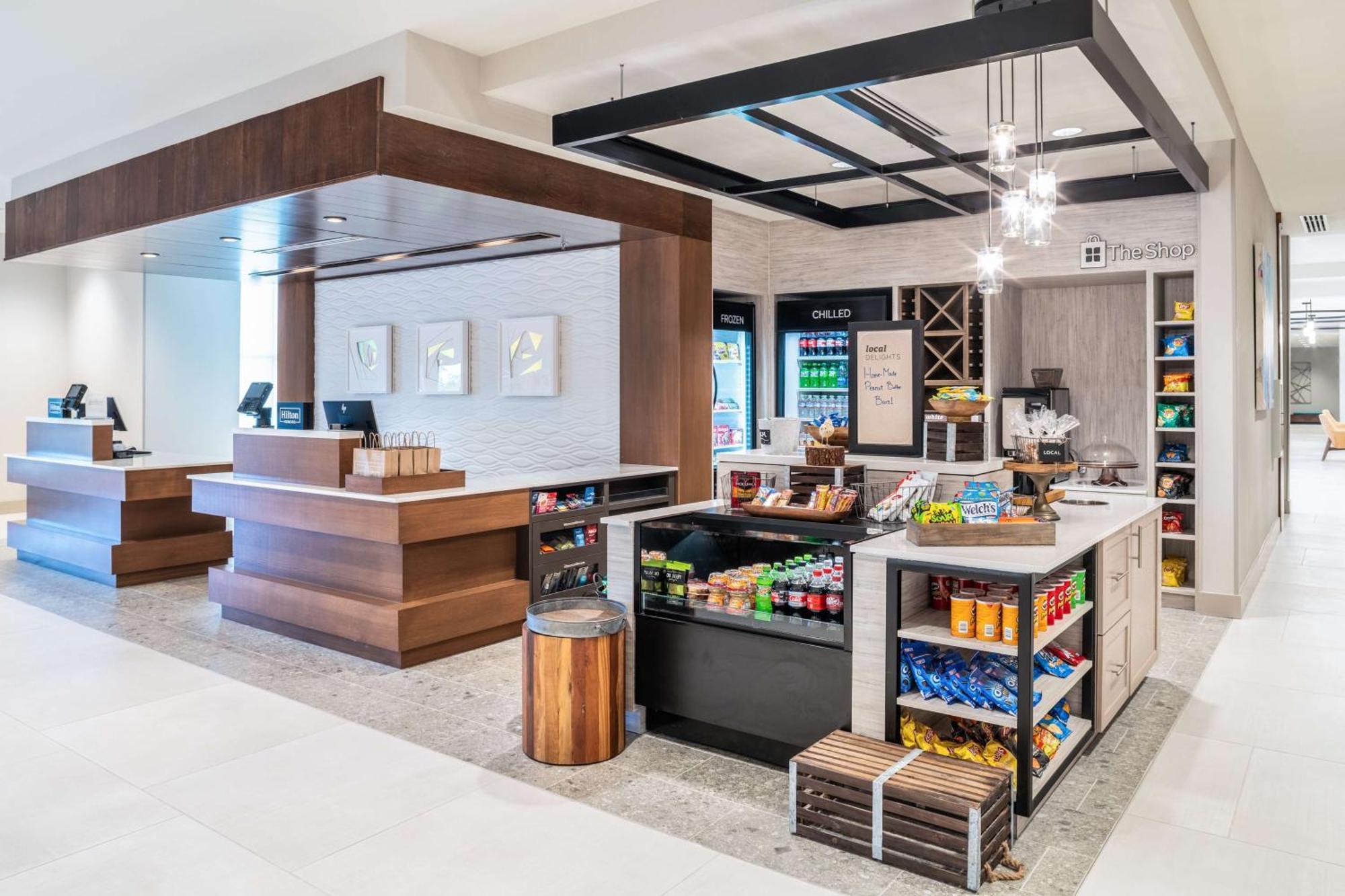 Hilton Garden Inn Brunswick Bagian luar foto