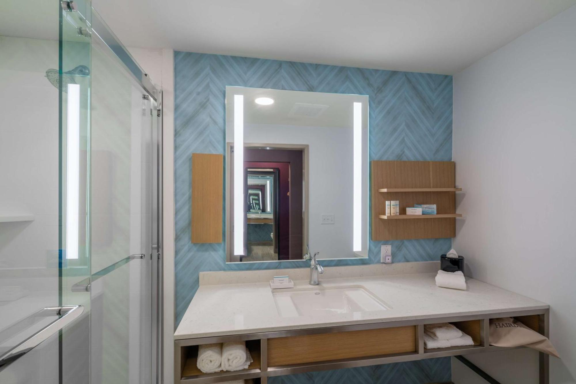 Hilton Garden Inn Brunswick Bagian luar foto